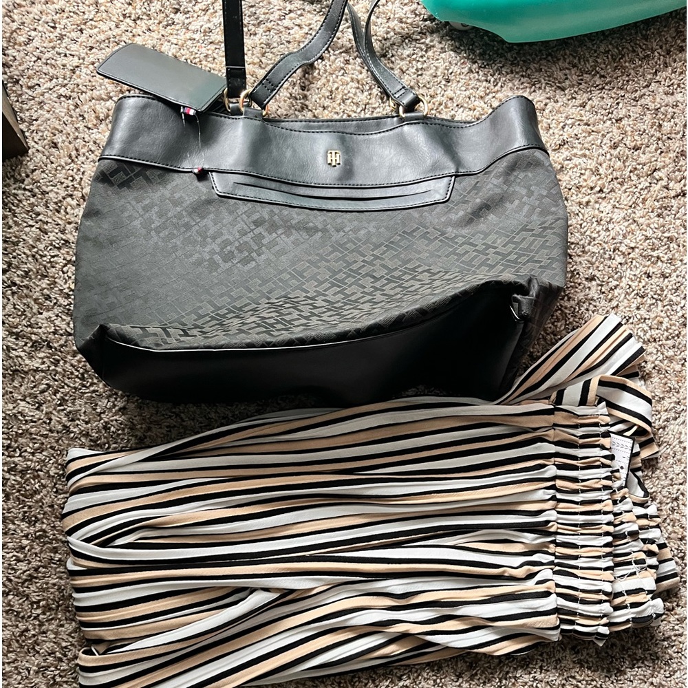 A Tommy Hilfiger purse new condition
